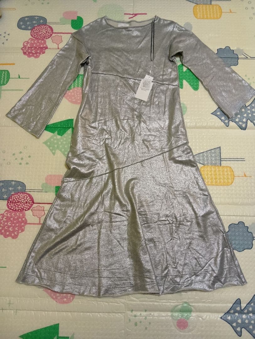 【新品タグ付】AMERI　VINTAGE　スウェットワンピース　シルバー