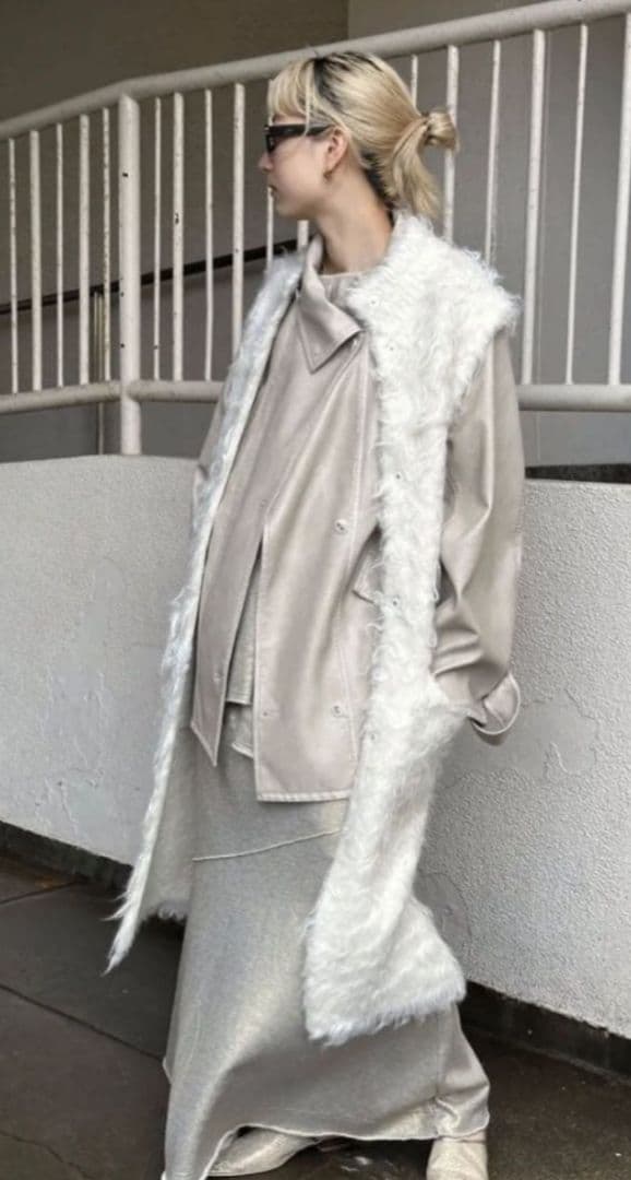 【新品タグ付】AMERI　VINTAGE　スウェットワンピース　シルバー