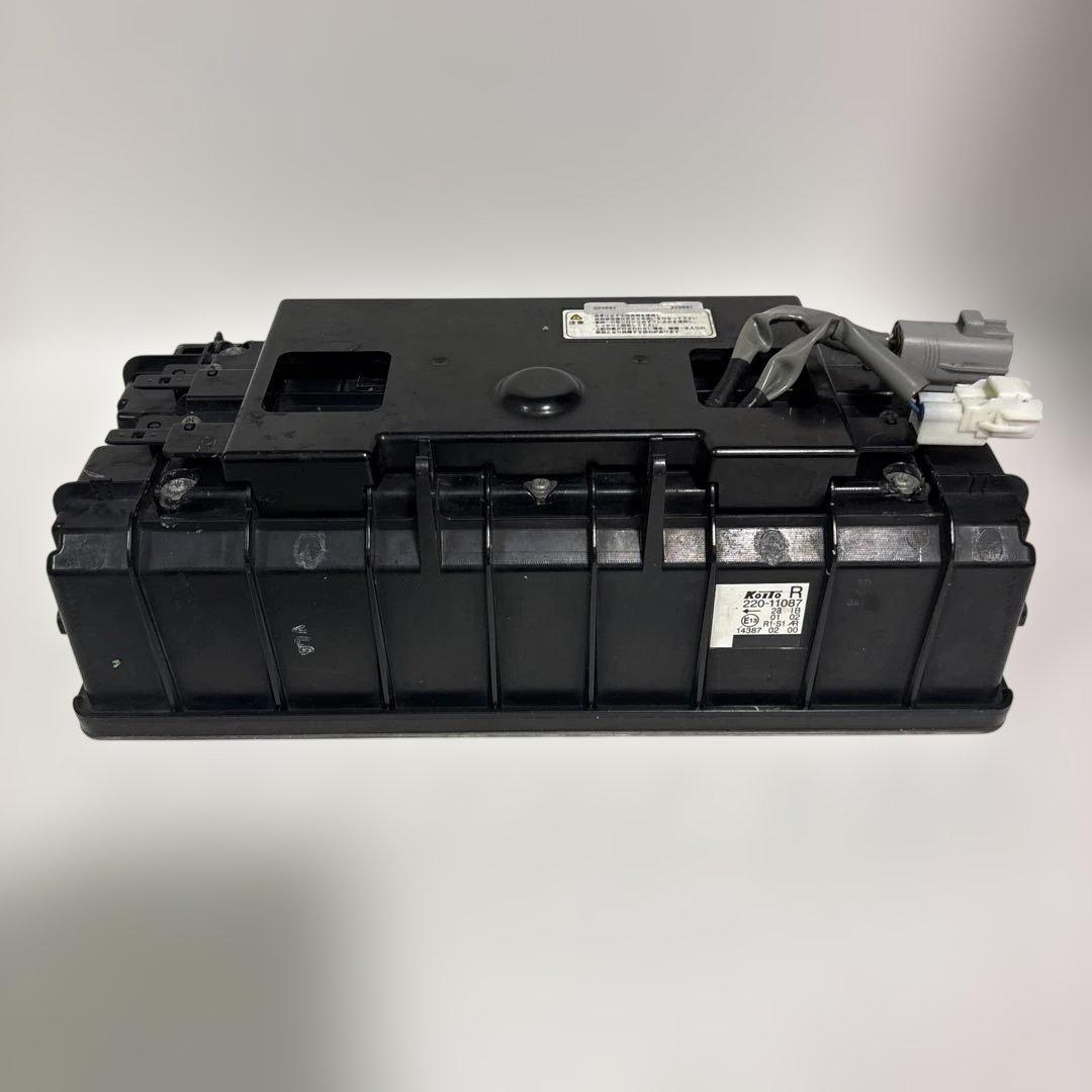 NO30 小糸 トラック用 4t 10t シーケンシャル　クリア（運転席側）右