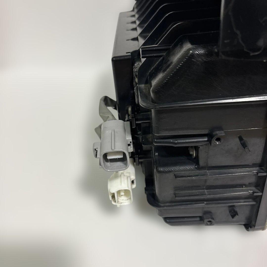 NO30 小糸 トラック用 4t 10t シーケンシャル　クリア（運転席側）右