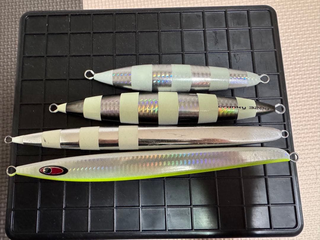 シーフロアコントロール ジグ4本セット(230g、300g×2、320g)