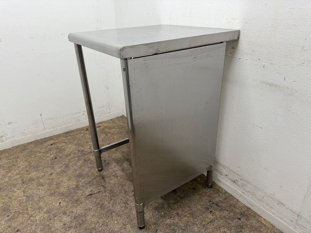 ステンレス　業務用　作業台　店舗　厨房　W６００ｘD６００ｘH８００ｍｍ