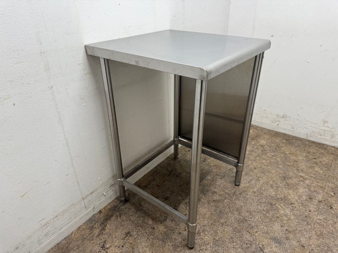 ステンレス　業務用　作業台　店舗　厨房　W６００ｘD６００ｘH８００ｍｍ