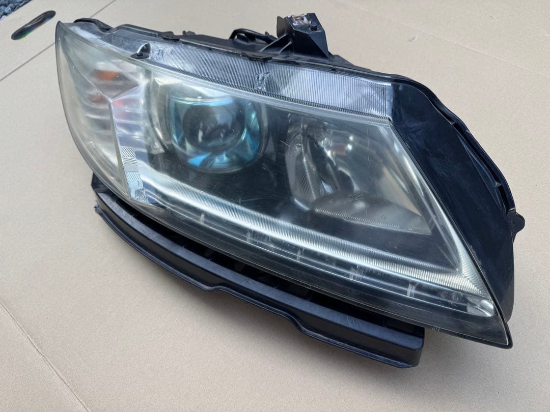 CR-Z CRZ ZF1 ZF2 HID ヘッドライト 右 100-22010
