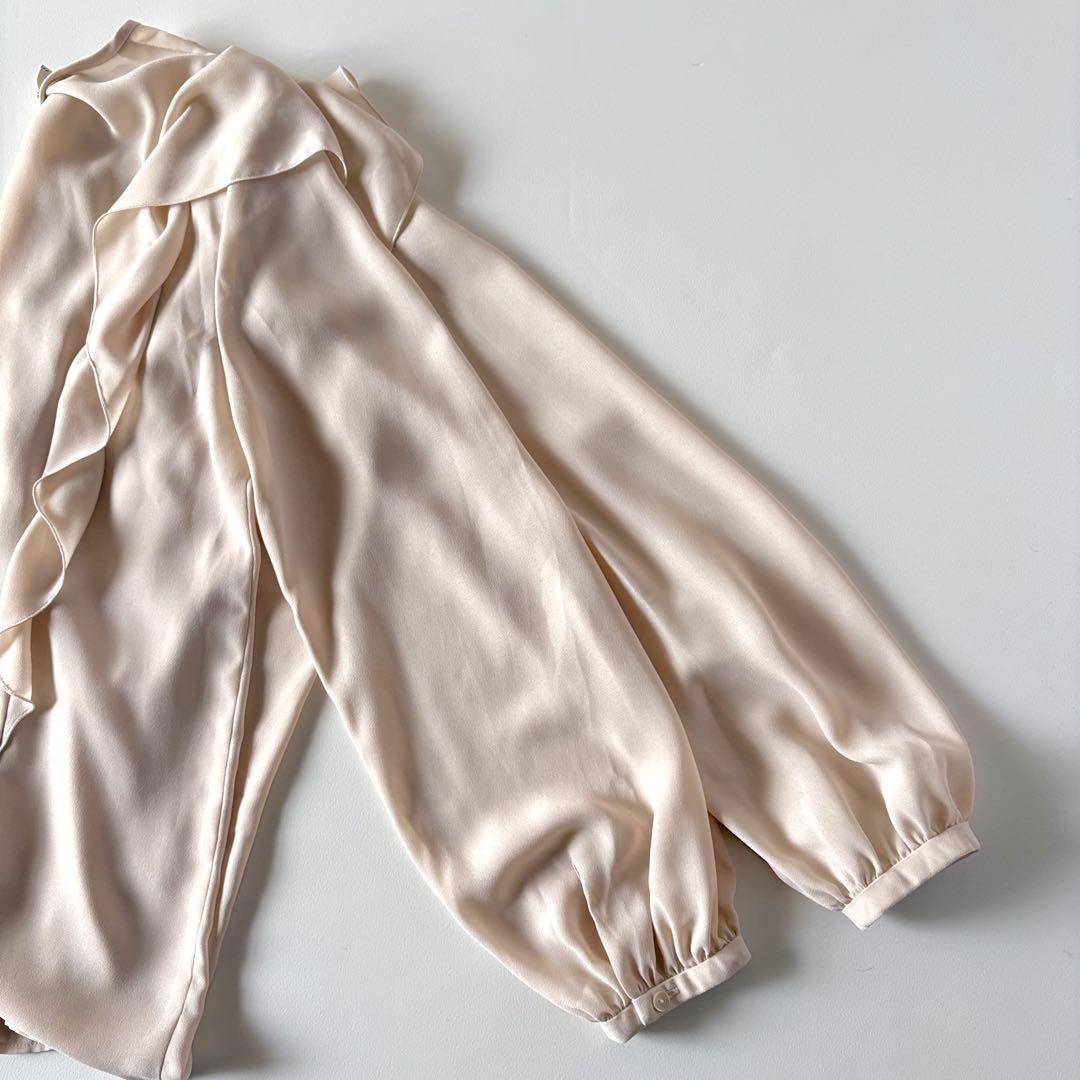 極美品♡　ユナイテッドアローズ　洗える♪　フリル　クルーネック とろみブラウス