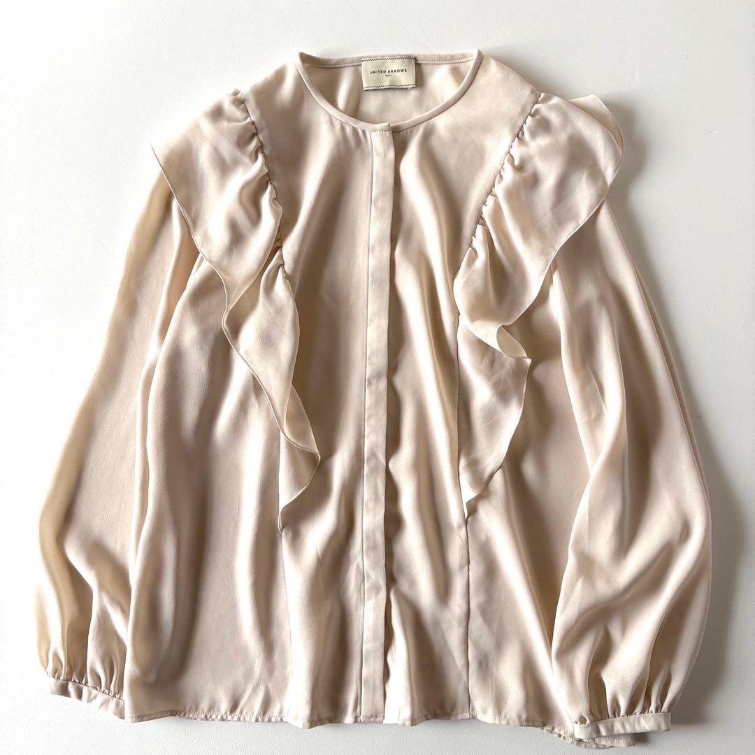 極美品♡　ユナイテッドアローズ　洗える♪　フリル　クルーネック とろみブラウス