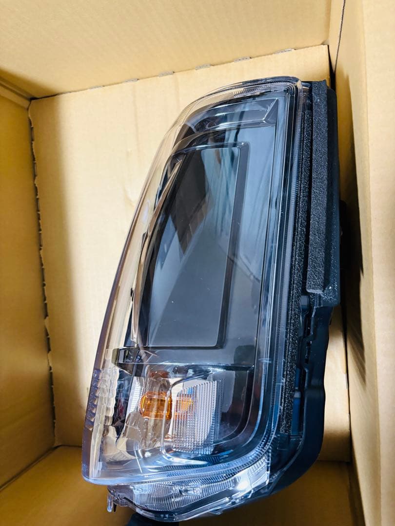 スズキ純正 エブリィワゴン DA17W 左ヘッドライト 35300-61U11