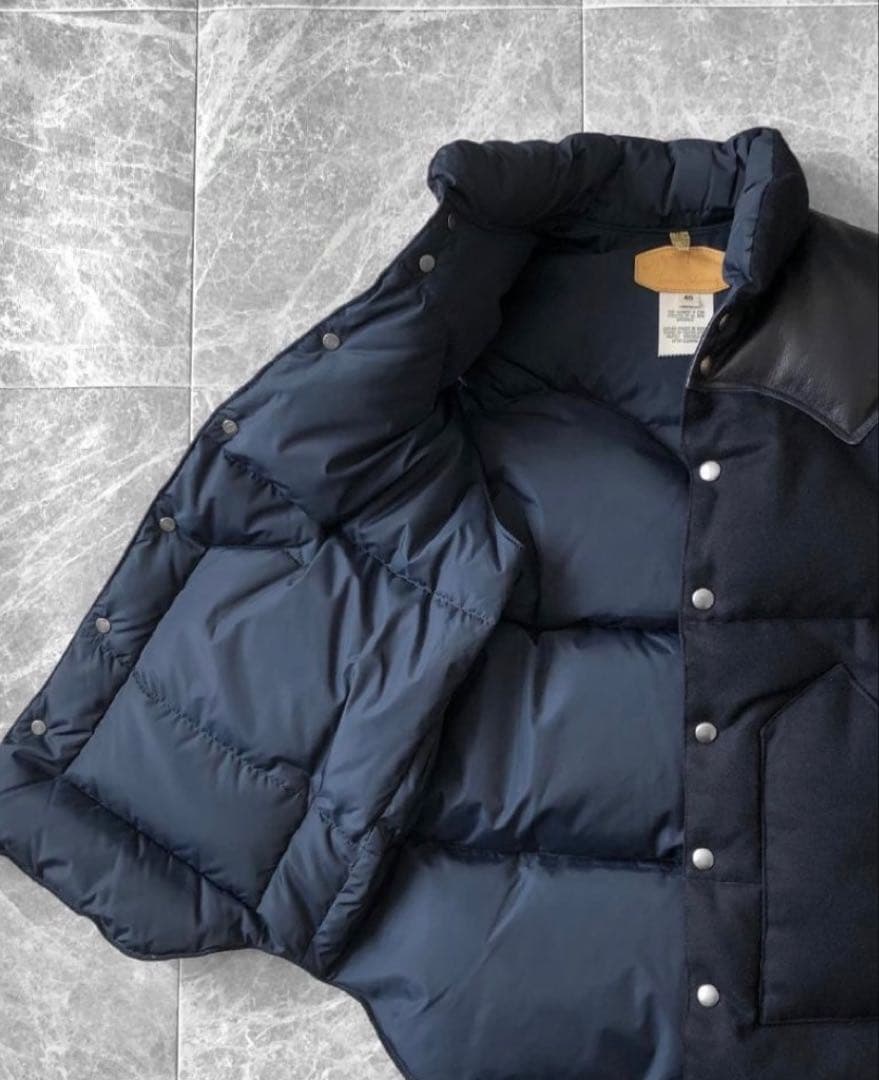【極美品】ネイビー ROCKY MOUNTAIN ダウンベスト