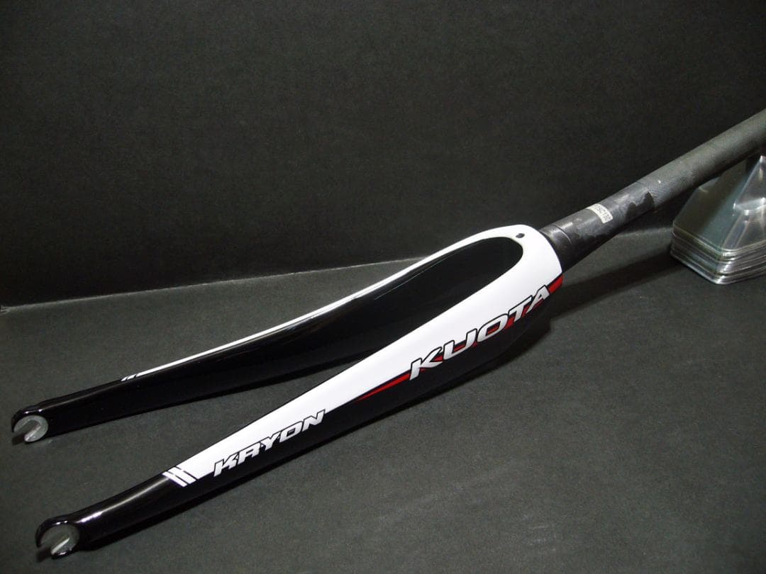 新品　・　クオータ フル カーボンフォーク ・UCI認証品 ・Taperd