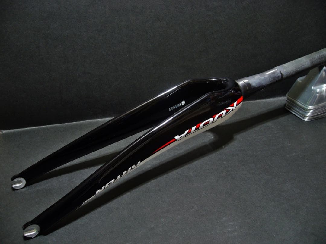 新品　・　クオータ フル カーボンフォーク ・UCI認証品 ・Taperd