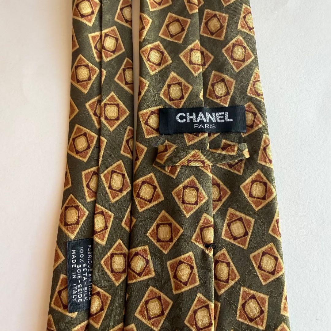 CHANEL シャネル　黄緑　黄色　抹茶色　四角模様　幾何学模様 ネクタイ