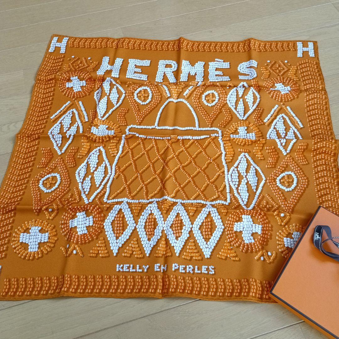 美品　HERMES シルク65cm スカーフ　真珠でできたケリー　箱　リボン