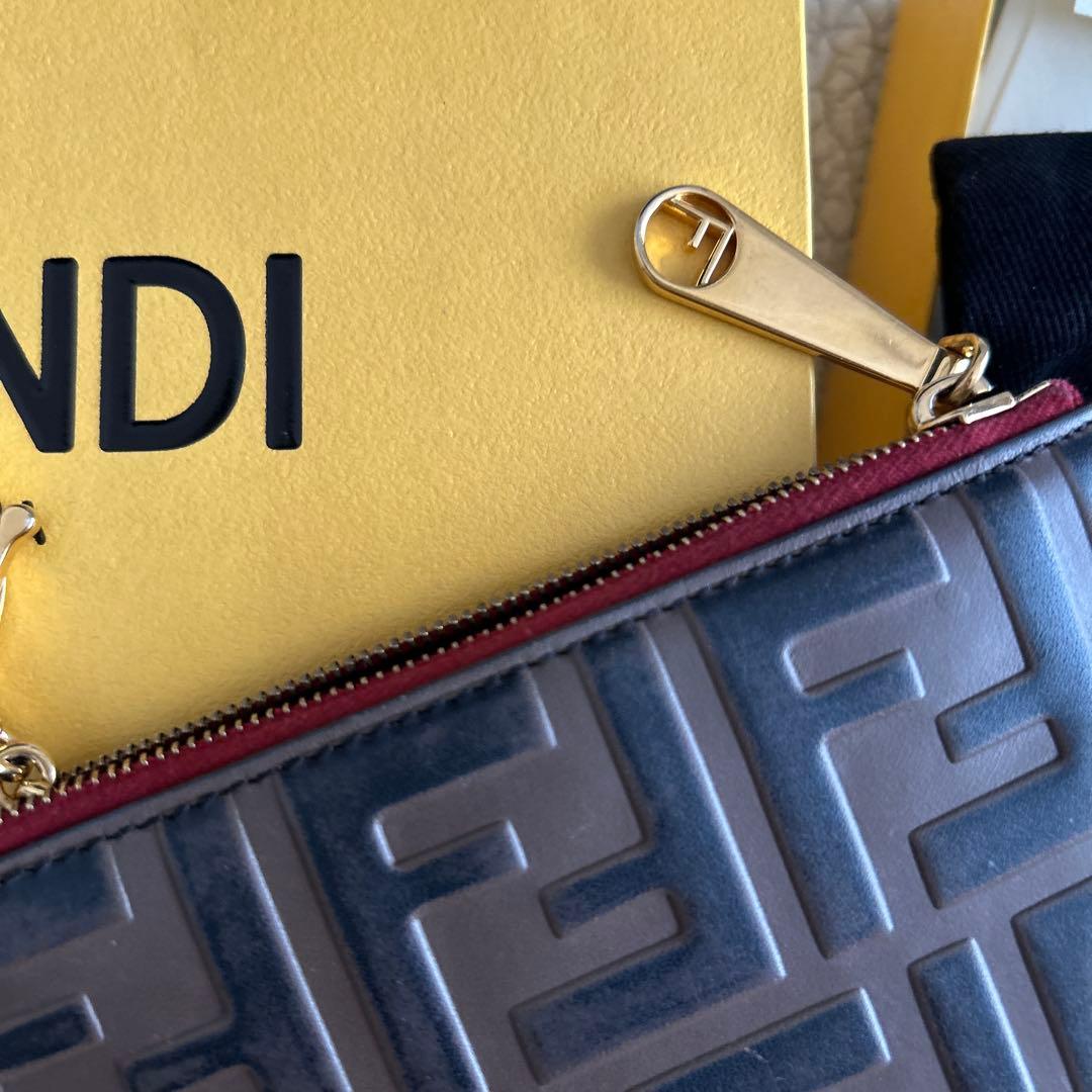 FENDI FFロゴキーケース ダークブラウン/レッド