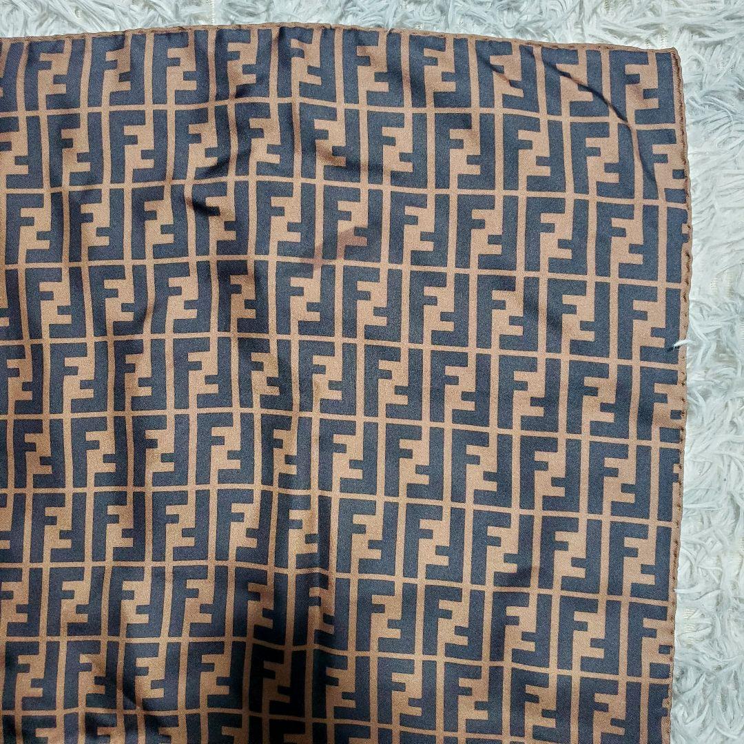 美品✨フェンディ FENDI✨スカーフ ズッカ柄 シルク100% 大判 ブラウン