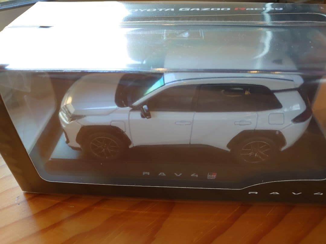 【GRスポーツ】新型RAV4　GRスポーツ　プラチナホワイトパールマイカ