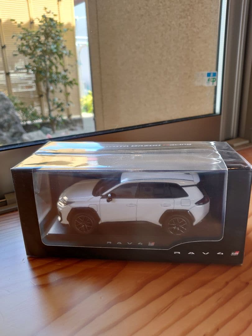 【GRスポーツ】新型RAV4　GRスポーツ　プラチナホワイトパールマイカ