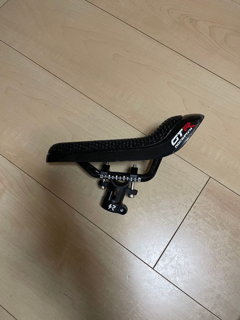 ROCKFISH GTR カーボンサドル ランバイク用