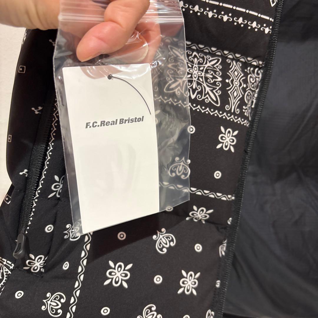 値下げ不可！F.C.Real Bristol ダウンベスト Sサイズバンダナ柄