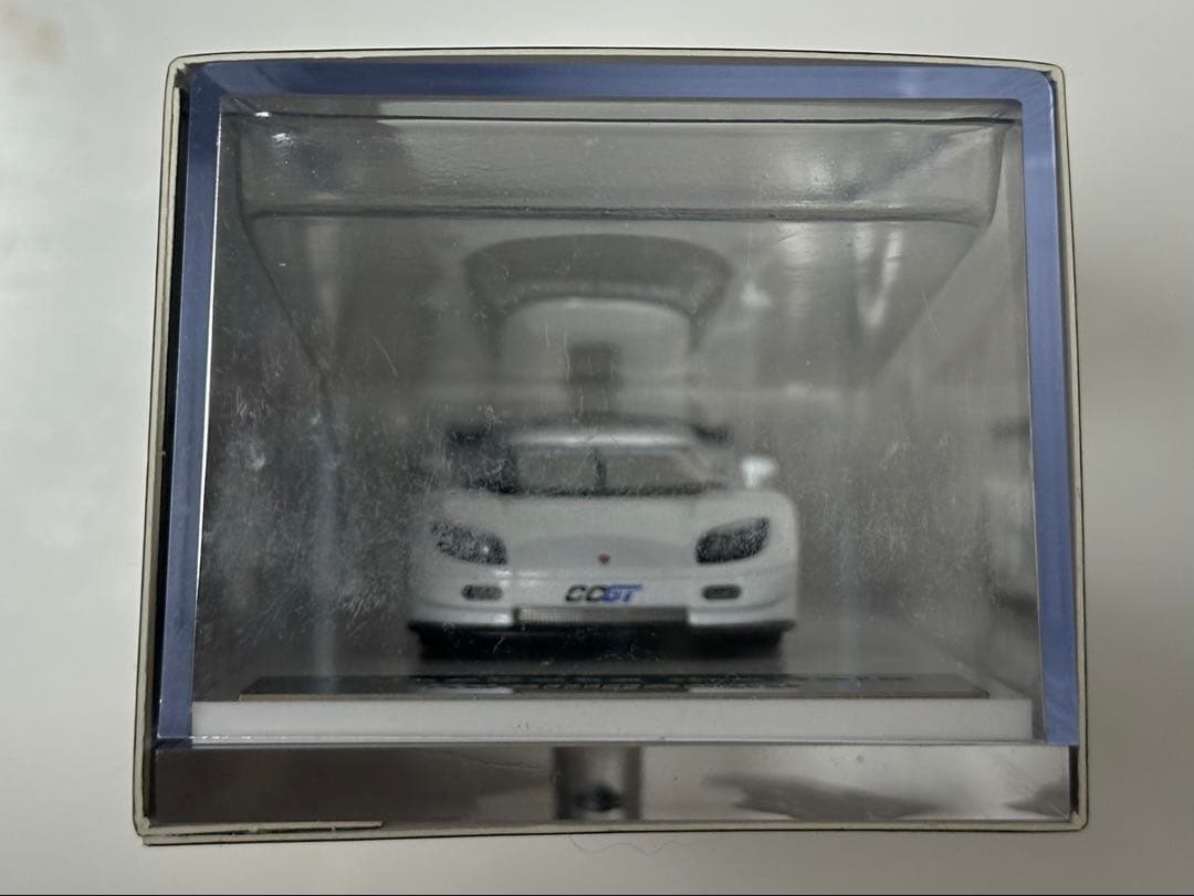 オートボッツモデルズ　1/64 ケーニグセグCCGT エンジンフード開閉