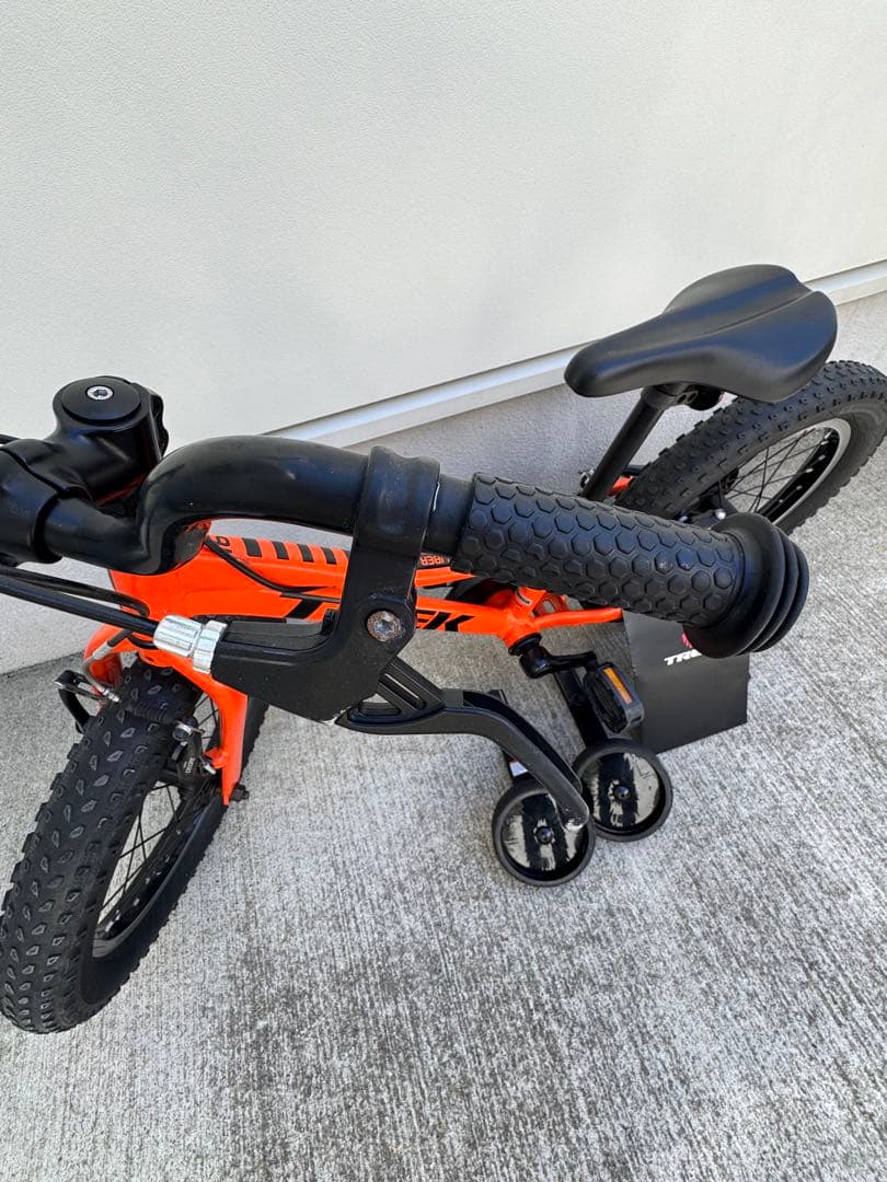 Trek 16インチ キッズバイク オレンジ 補助輪付き