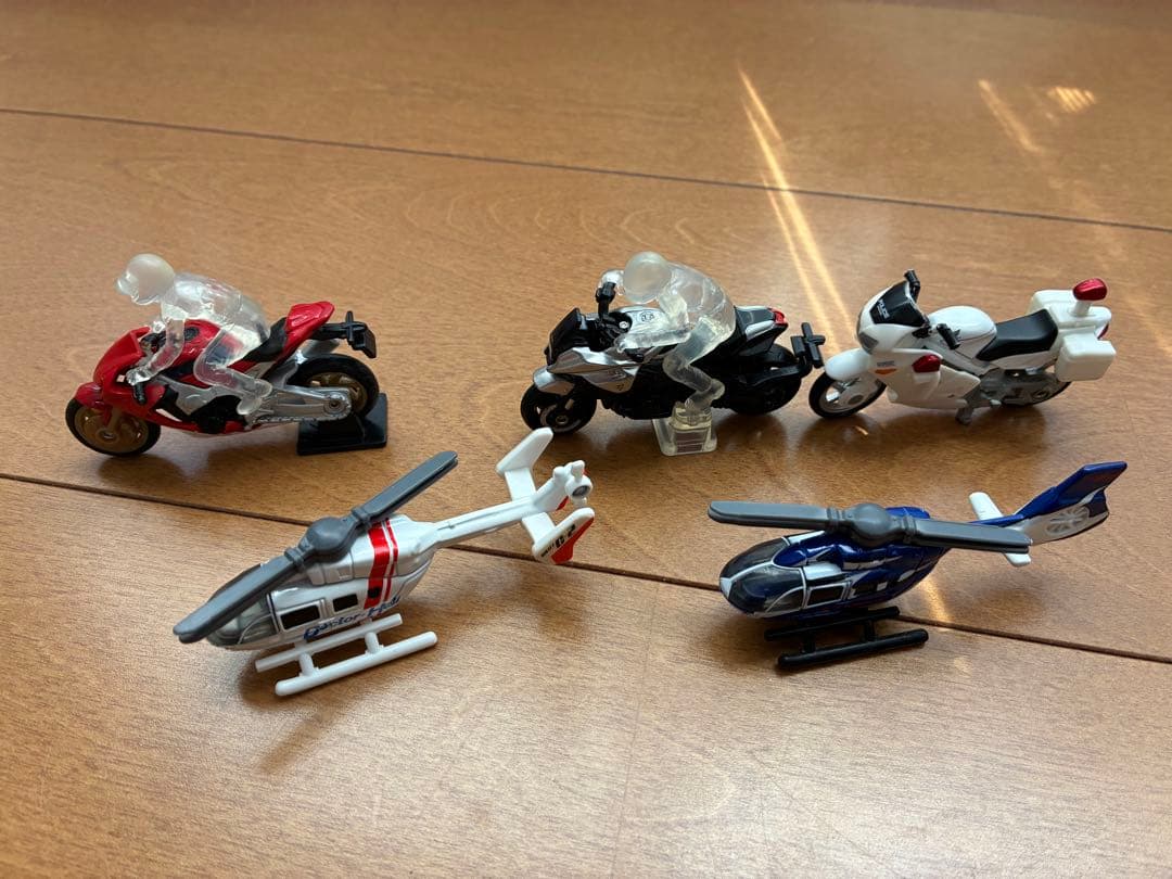 トミカ　まとめ売り　66台　バイク　ヘリコプター　スヌーピー　スポーツカー