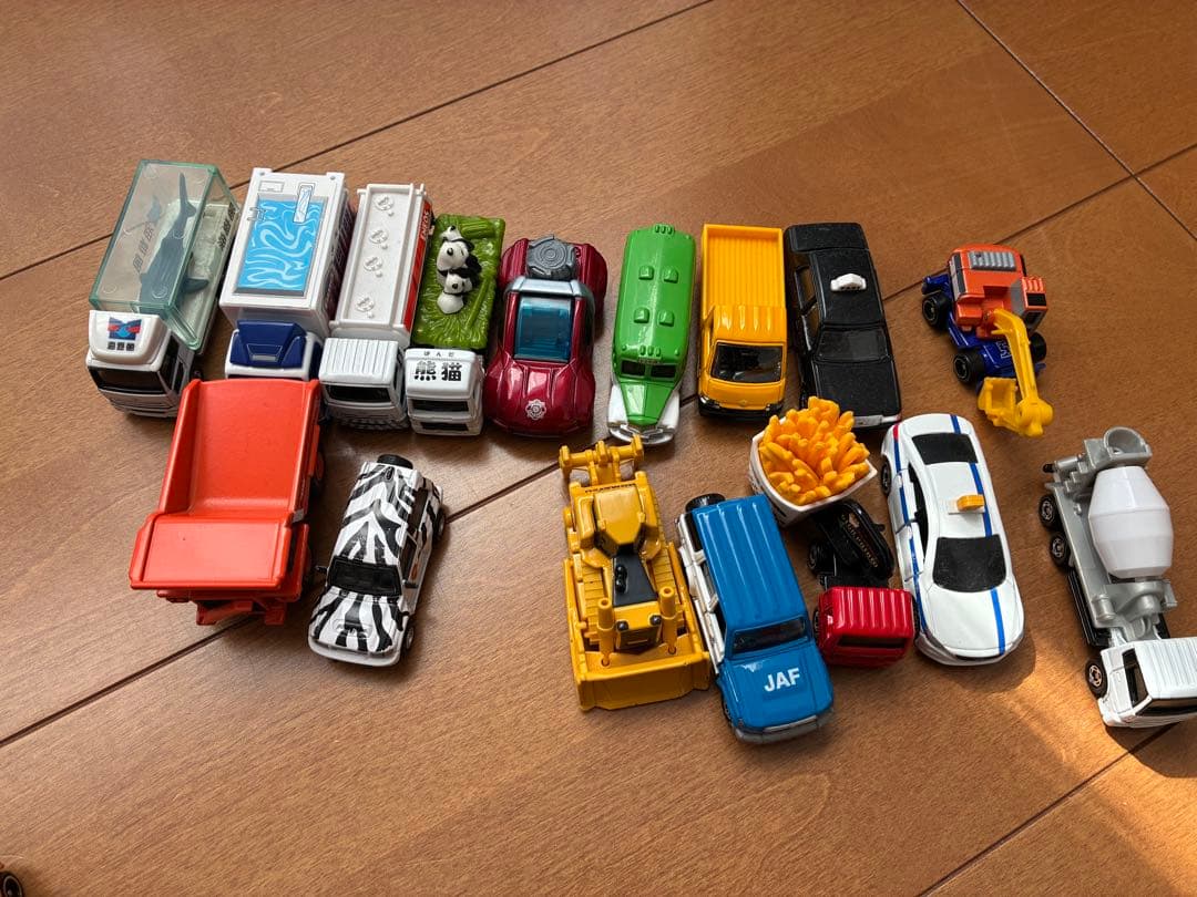 トミカ　まとめ売り　66台　バイク　ヘリコプター　スヌーピー　スポーツカー
