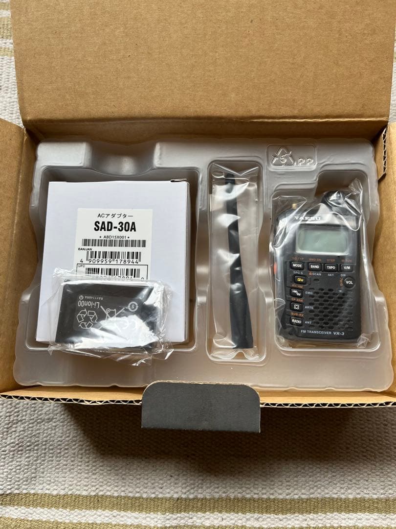 YAESU VX-3 未使用品