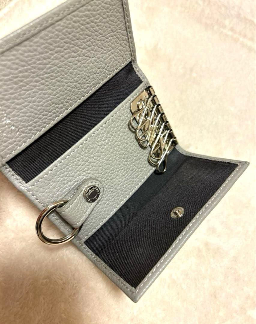 JIMMY CHOO ジミーチュウ レザーキーケース　グレー　箱袋付き