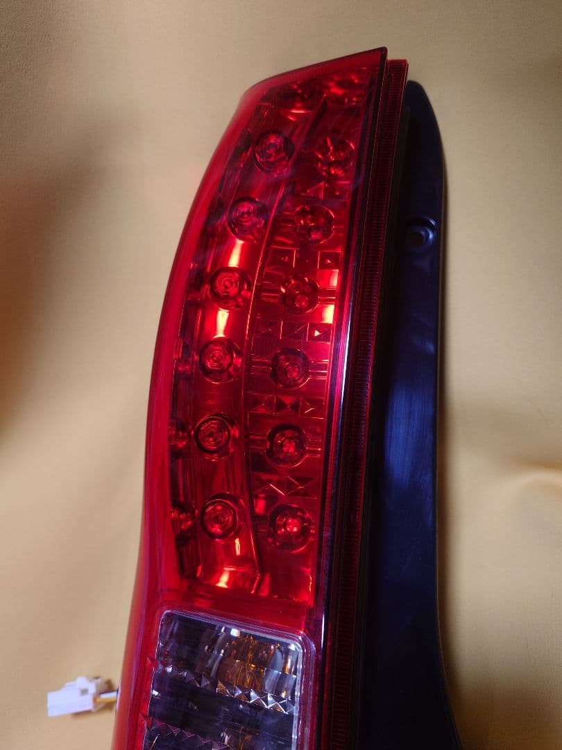 日産 オッティ 新品未使用 純正LEDテールランプ 26555-6A01L