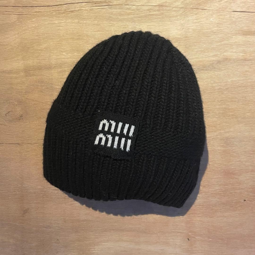 MIU MIU ブラック ニット帽 ビーニー