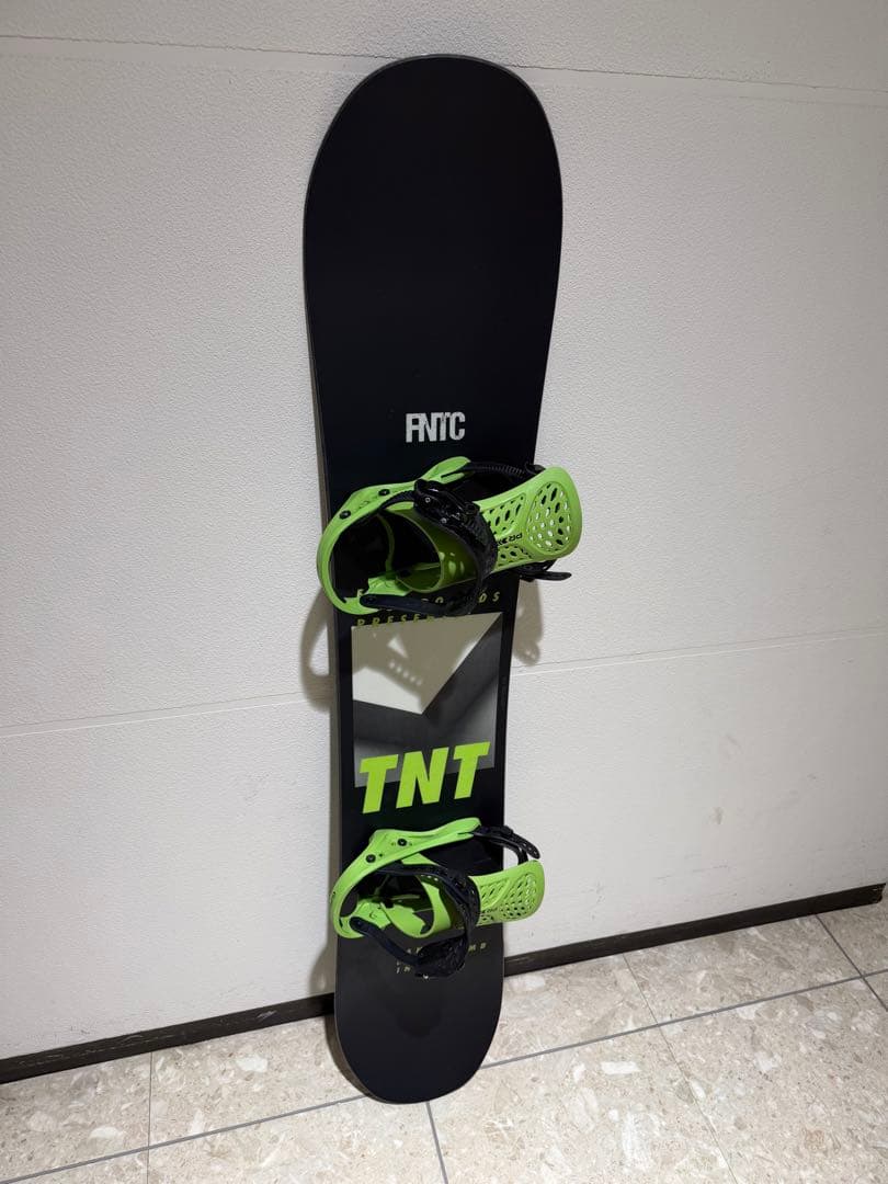 【美品】FNTC TNTスノーボード　153