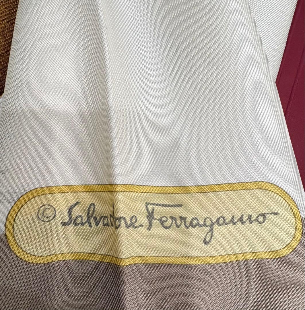 ★新品 未使用 【Salvatore Ferragamo】フェラガモ スカーフ