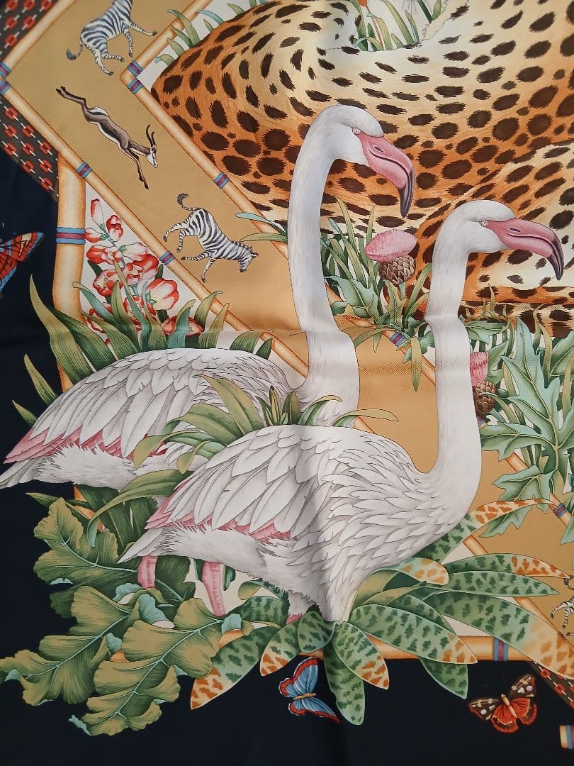 H*a様 美品Salvatore Ferragamo シルクスカーフ 動物柄