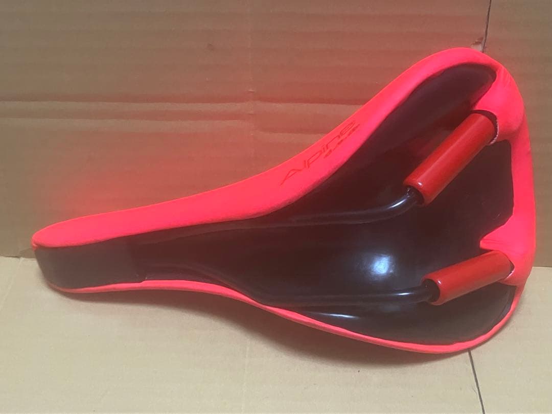 selle ITALIA Alpine d.s.a. サドル ピンク MTB