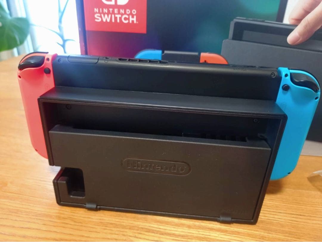 Nintendo Switch初期型　追加で未使用のJoy-Con プロコ付き