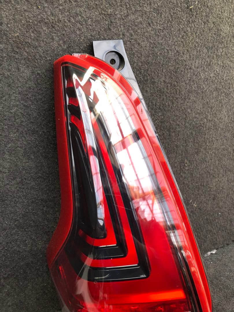 日産デイズ 5BA-B46W テールランプ 左テールライト W37