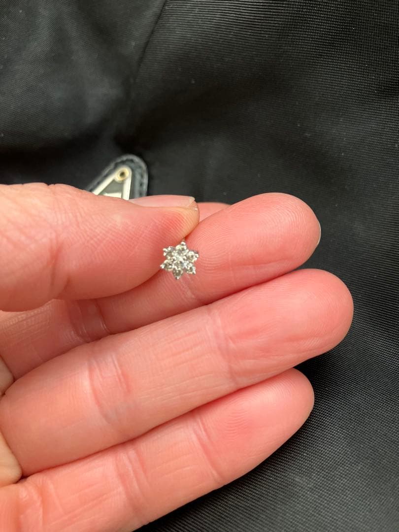 プラチナ900 ダイヤピアス　片耳