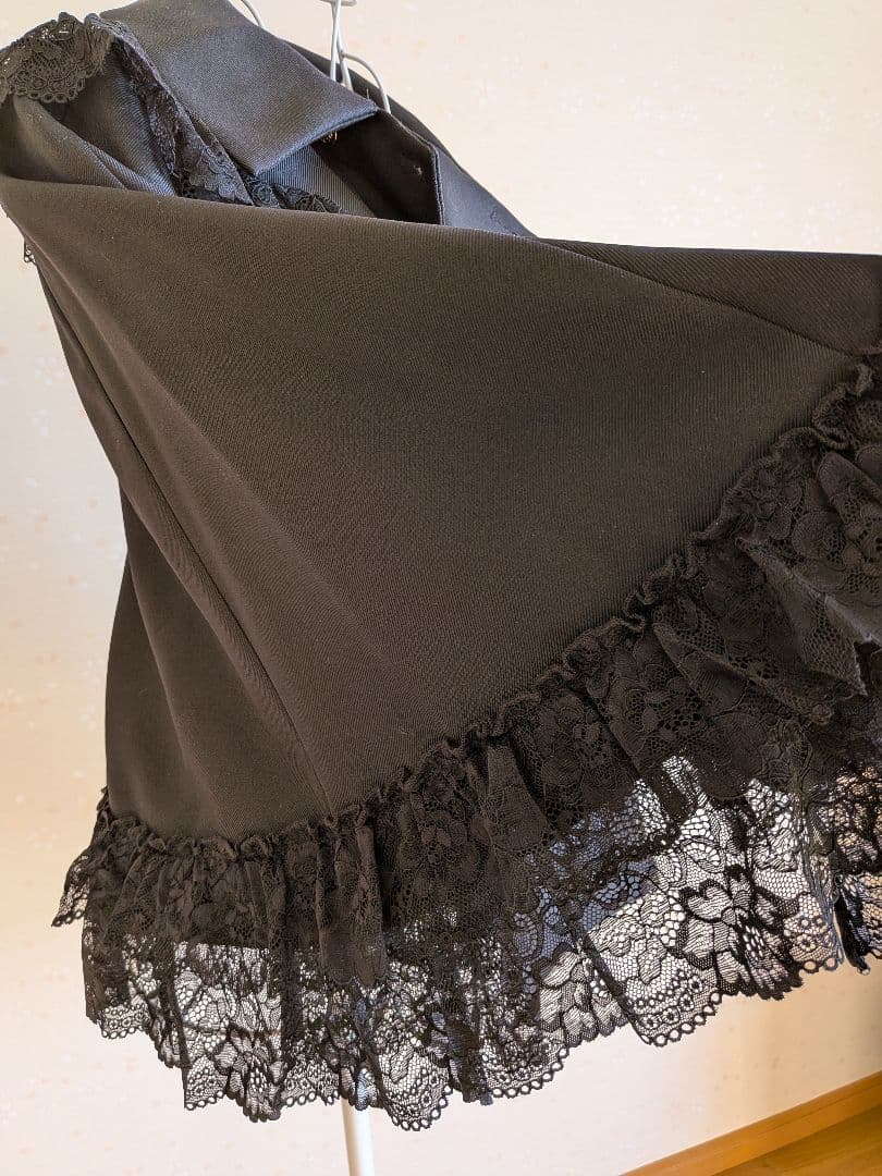 【新品タグ付】axes femme『リボン付レースフリルコート』Fサイズ　黒色