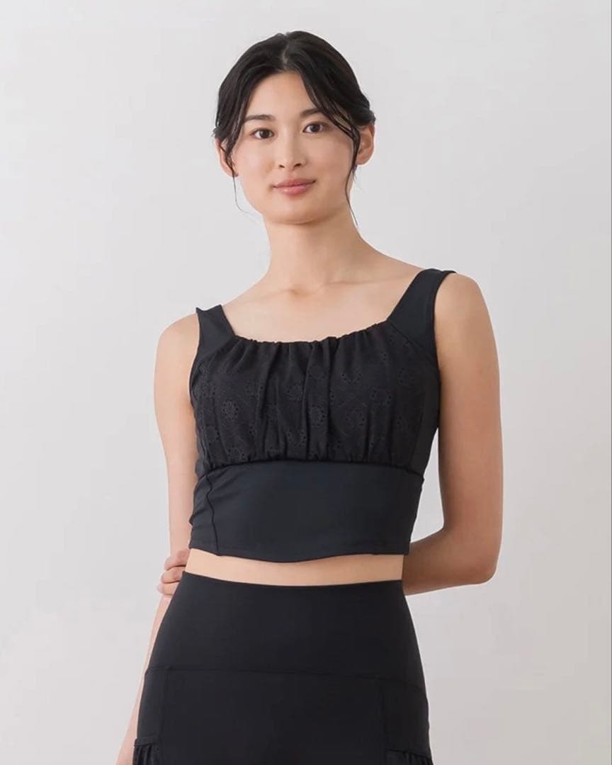 SUKALA ヨガウェア　レース フリル付きクロップトップ　新品　M