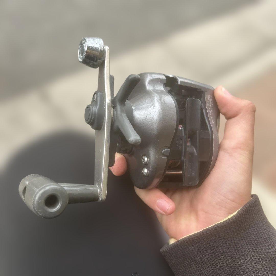 Daiwa TARASENSOR 250D リール ちょい傷あり使用に問題なし