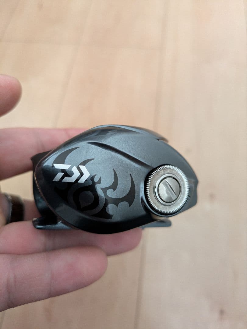 美品 ダイワ 25タトゥーラ SVTW 100HL