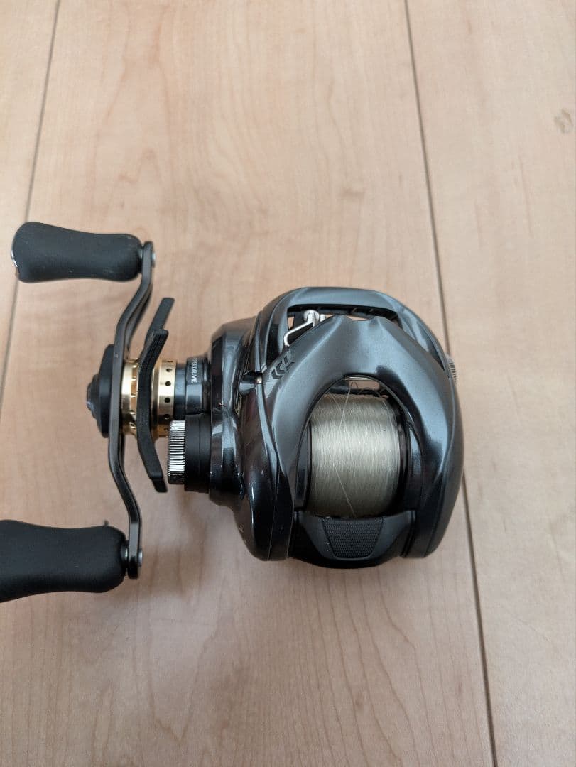 美品 ダイワ 25タトゥーラ SVTW 100HL