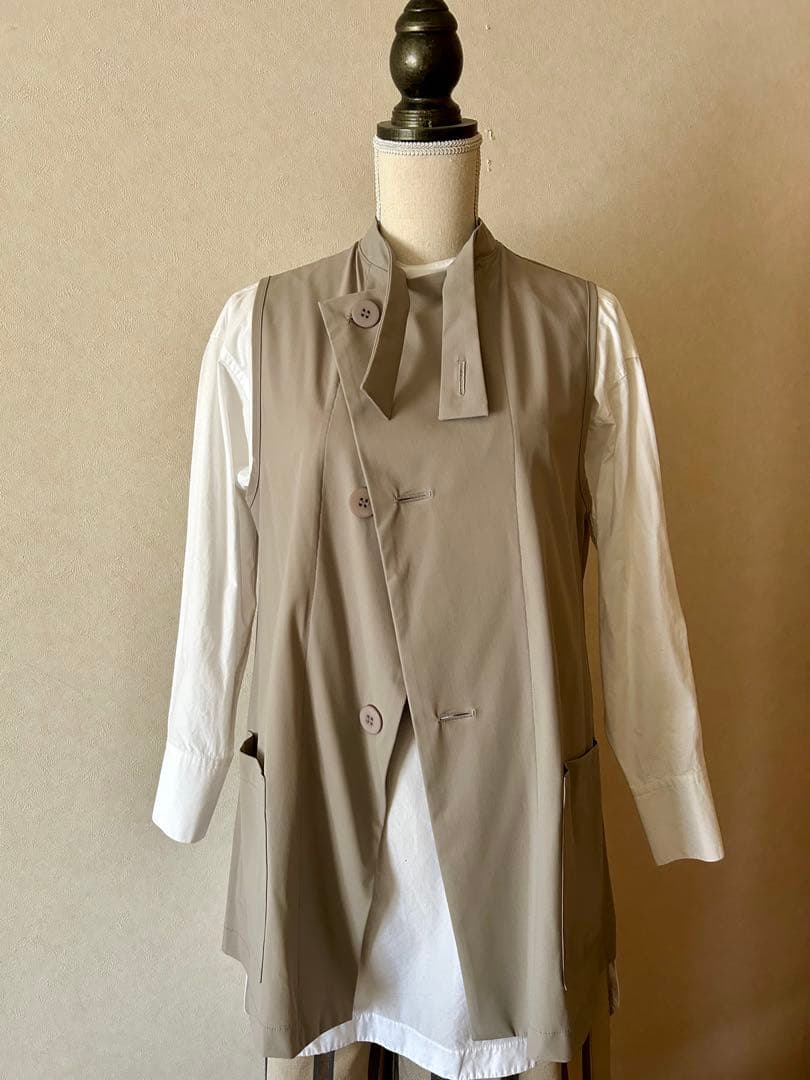 グレー ジュ・ダブルブレストベスト
