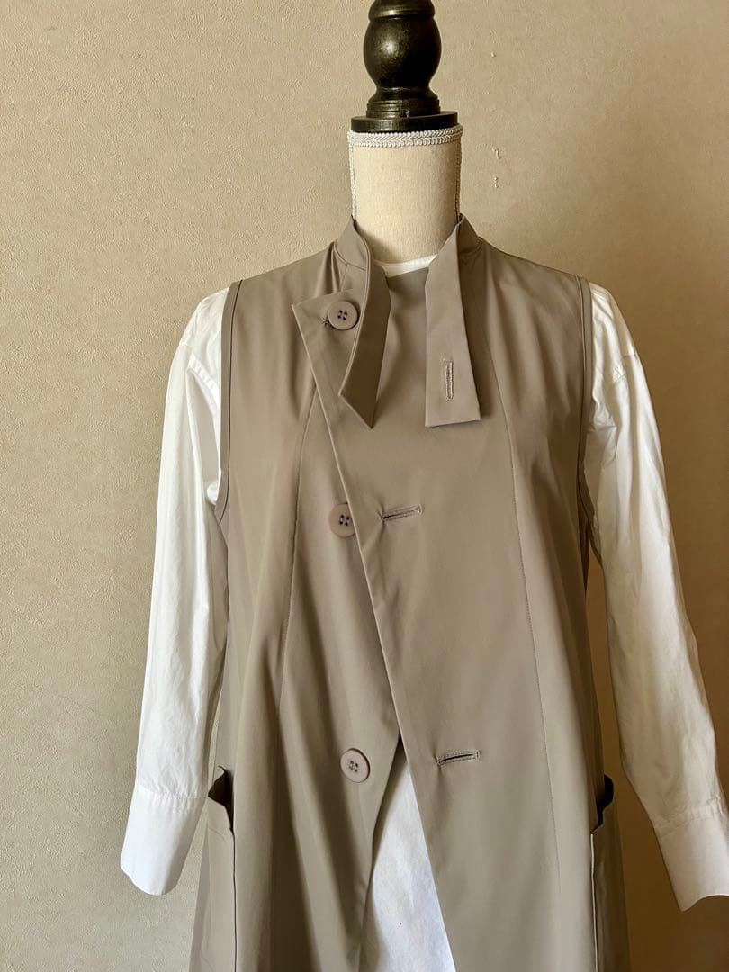グレー ジュ・ダブルブレストベスト