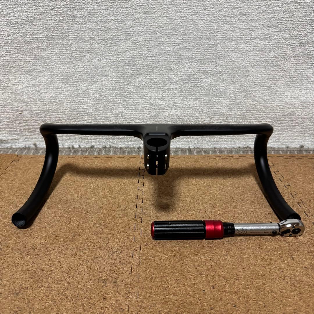 ロードバイク　一体型　カーボン　エアロ　ドロップハンドル 380-80mm