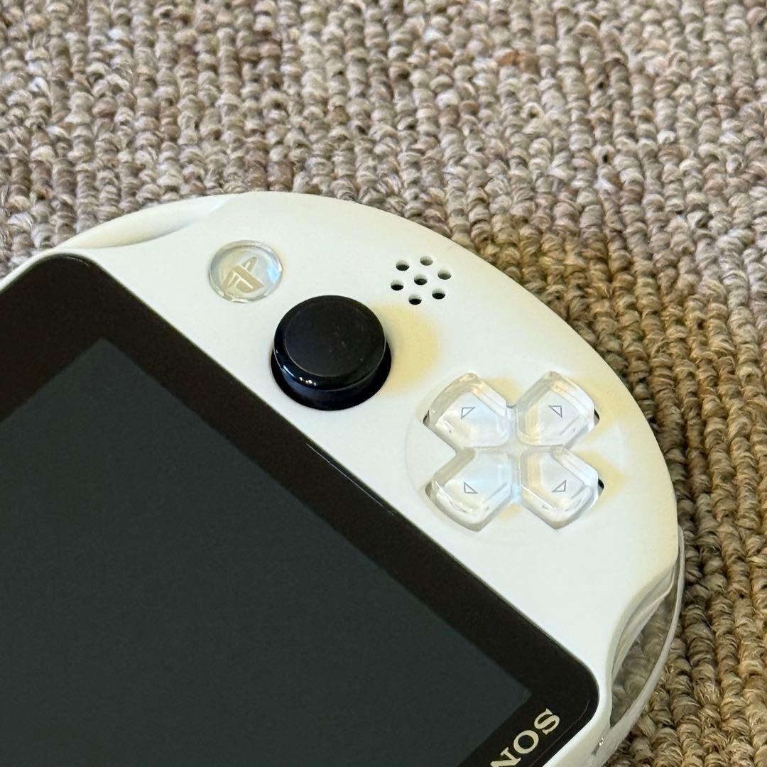 【美品】PSVITA PCH-2000 グレイシャー・ホワイト 箱付き