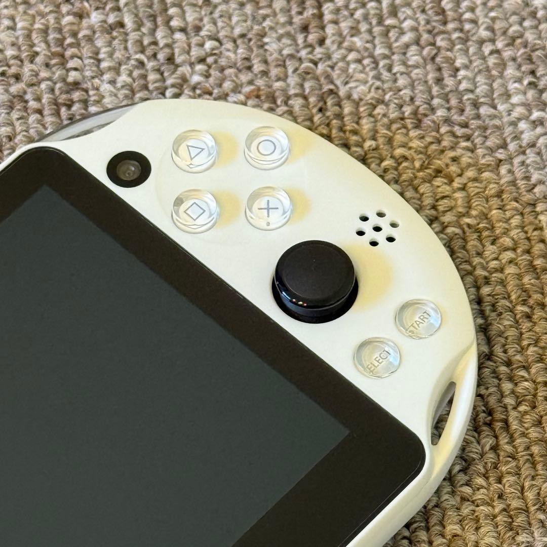 【美品】PSVITA PCH-2000 グレイシャー・ホワイト 箱付き