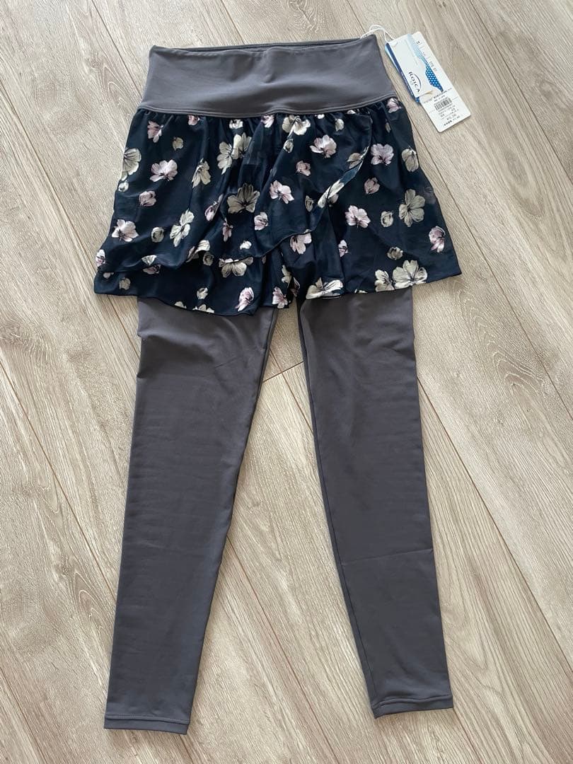 ☆花梨☆チャコット ショートパンツ付きレギンス　Sサイズ