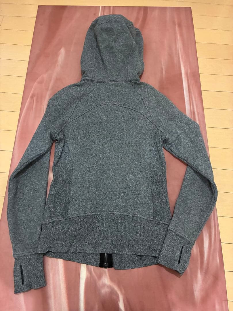Lululemon グレー フルジップパーカー