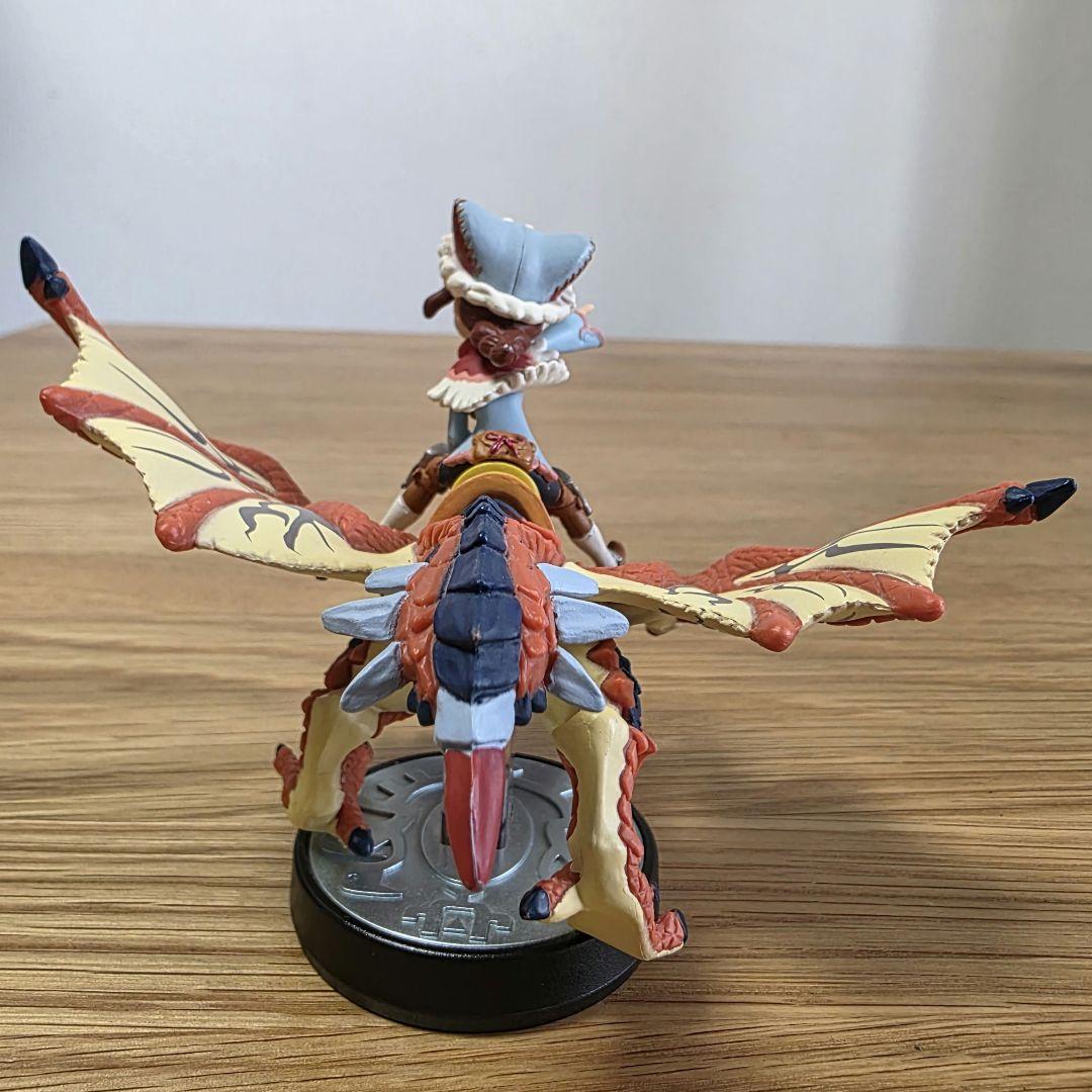 モンスターハンター amiibo アミーボ 隻眼のリオレウス＆ライダー 女の子